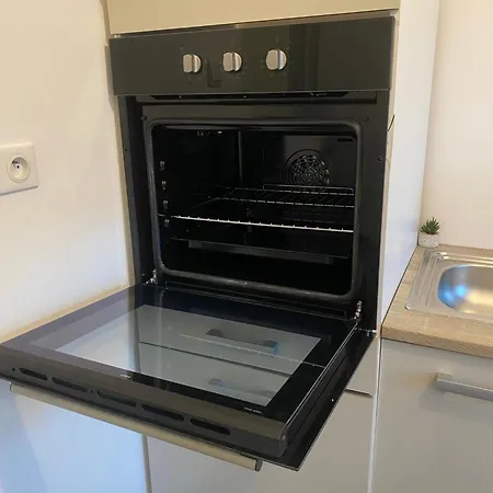 Proche De L'entree Des 24h *