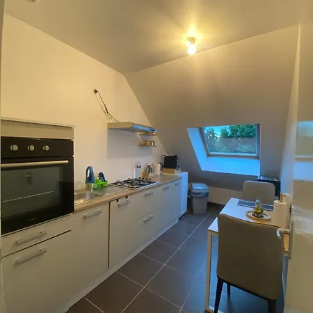 Proche De L'entree Des 24h *