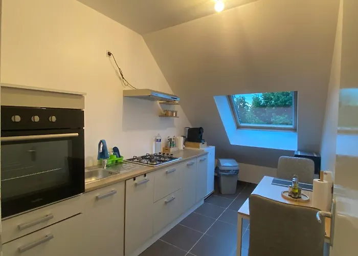 Proche De L'entree Des 24h *