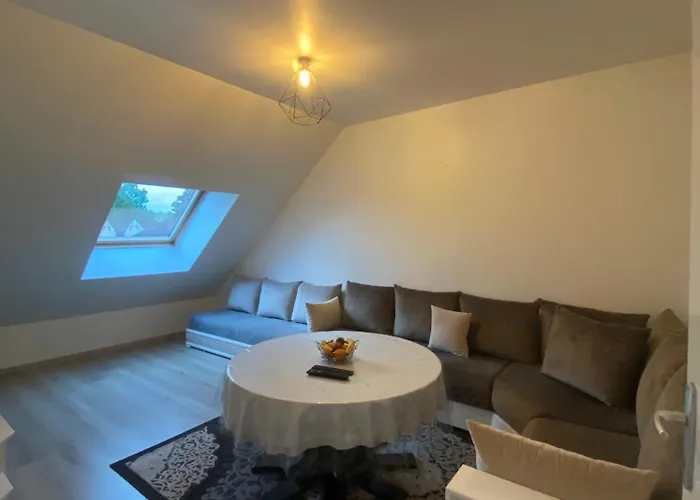 Proche De L'entree Des 24h Apartmán